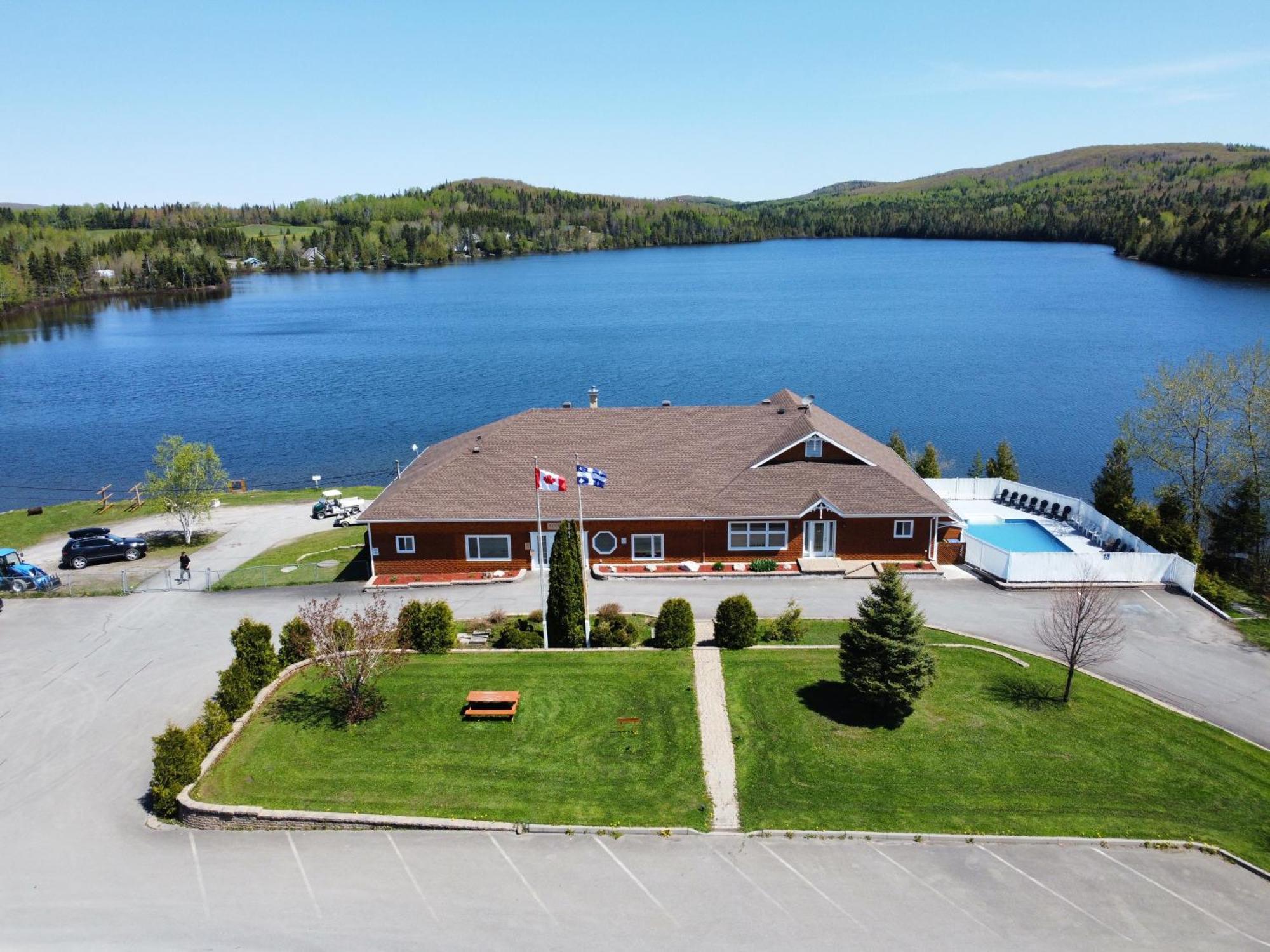 Auberge Du Lac Malcom Sayabec Exterior foto