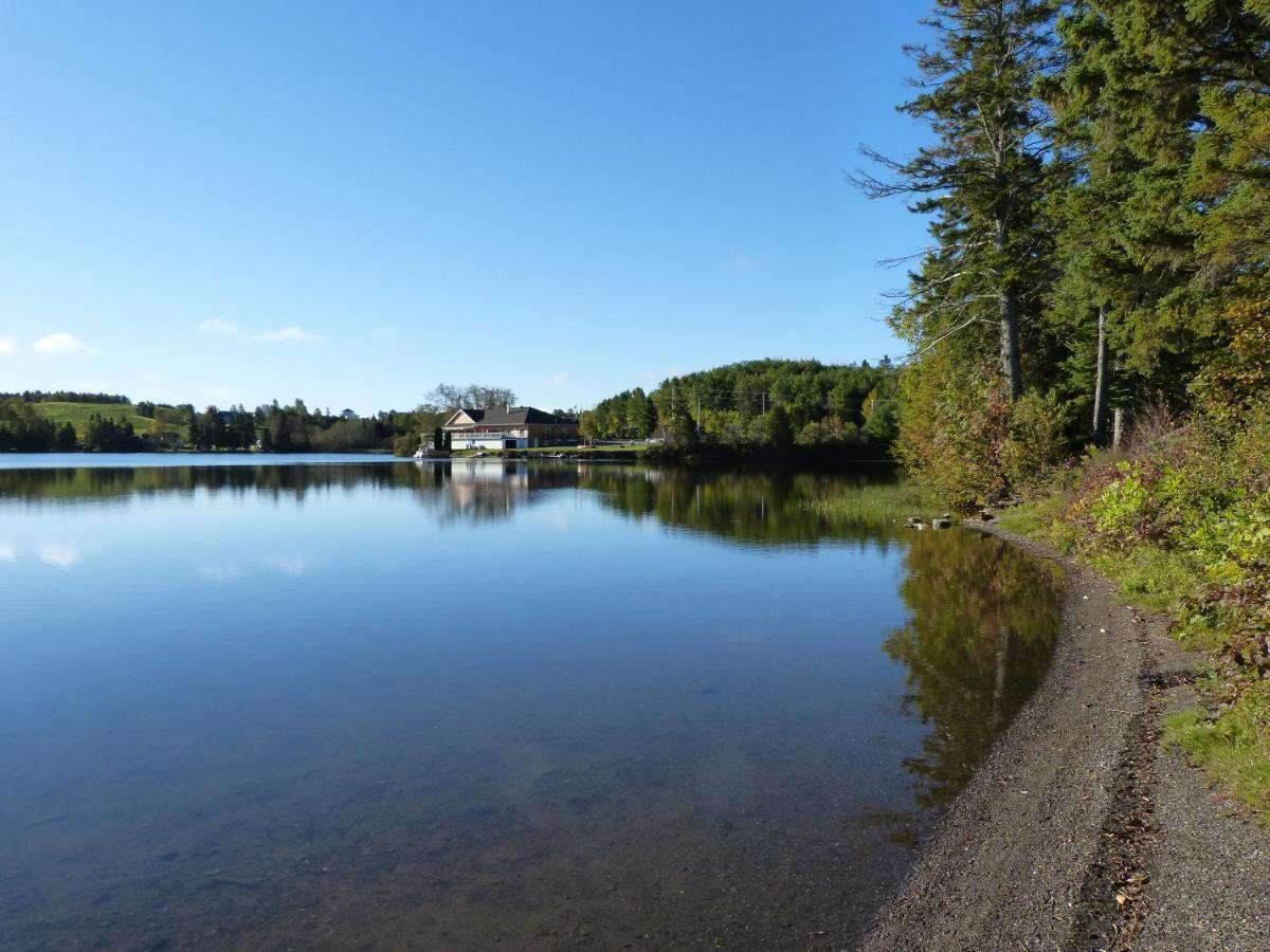 Auberge Du Lac Malcom Sayabec Exterior foto